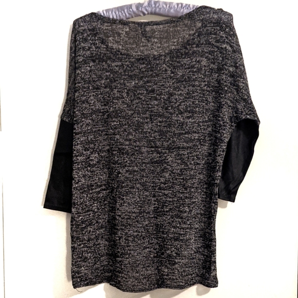 H&M Divided Pull Over Sweater 3/4 Sleeve Size XS - Picture 2 of 3